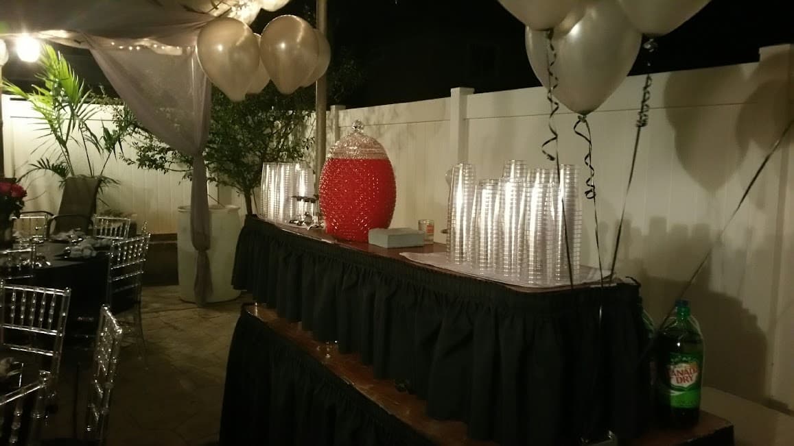 Six-foot skirted bar