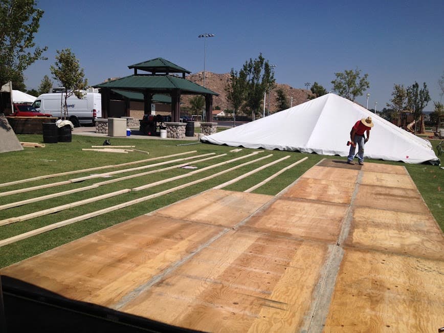 Tent subfloor installation